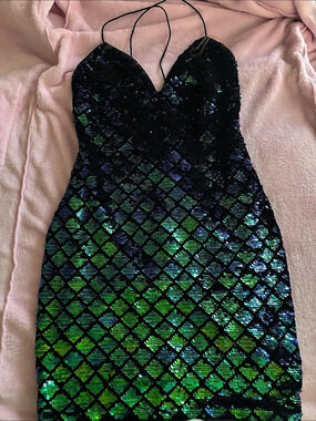 ellie formal damask sequin mini dress Windsor | Dresses | Windsor Size Large ASYMMETRICAL-NECKLINE